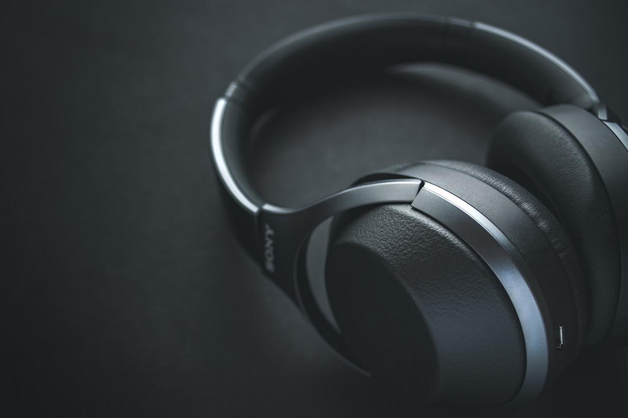 Nowoczesne słuchawki Sony MDR-1000X